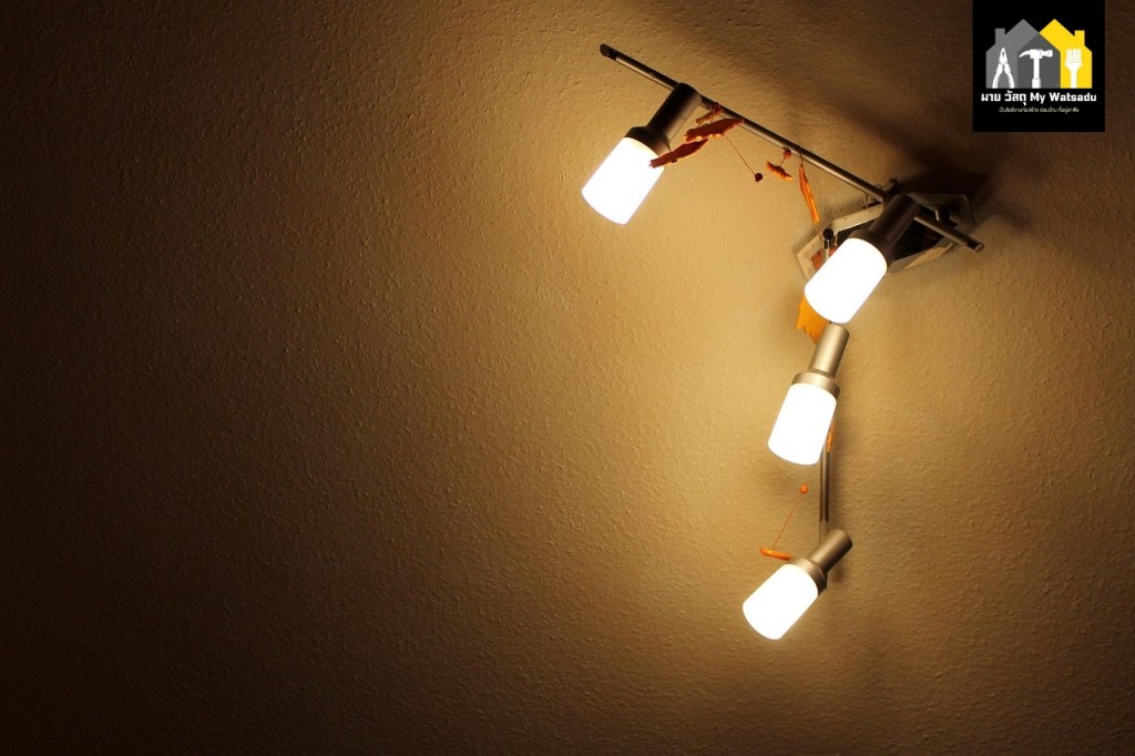 รอยร้าวบนฝ้า เกิดจากอะไร? เจาะลึกสาเหตุและวิธีแก้ไขอย่างตรงจุด