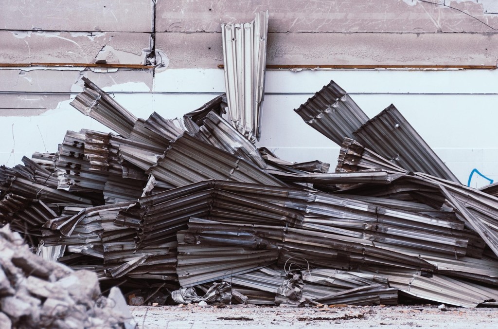 แผ่นเรียบเมทัลชีทกว้างเท่าไหร่? ใช้ทำอะไรได้บ้าง พร้อมอัปเดตราคาเมตรละ ปี&nbsp;2568